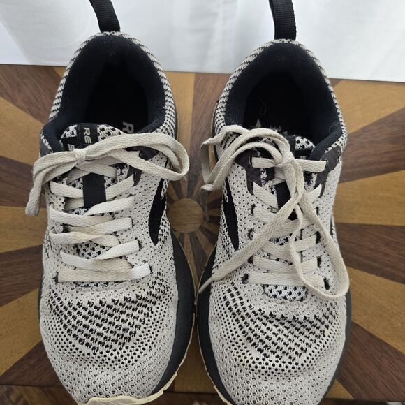 Brooks Revel 5 Womens Sz 6 B Running Shoes White Black Sneakers Athletic Gym Jog - Picture 5 of 13